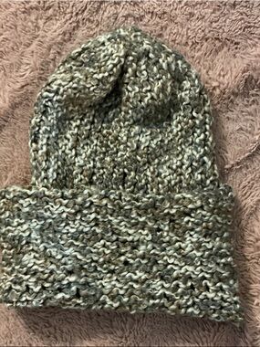 Men’s Hand-Knit Marled Taupe Beanie